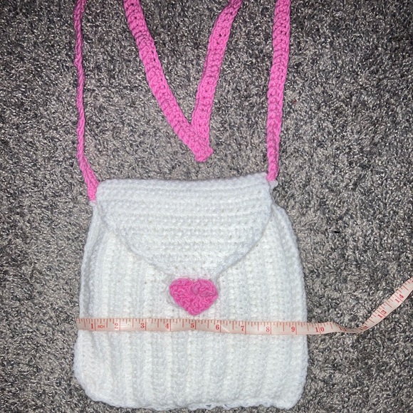 Crochet love letter crossbody bag - Picture 4 of 4
